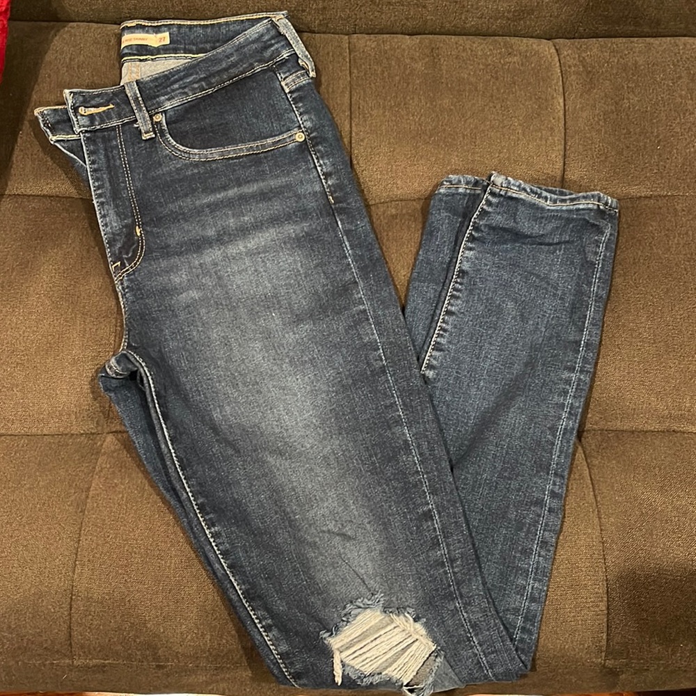 LEVI Premium High Rise Skinny Jean
